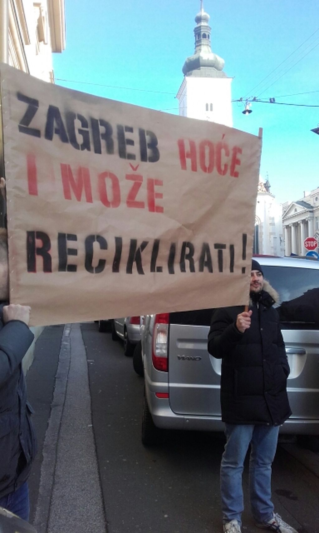 Prosvjed pred Gradskom skupštinom (Foto: Dnevnik.hr)