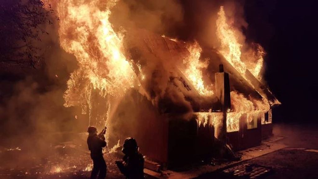 Požar na obiteljskoj kući u Malom Taboru (Foto: DVD Pršlin-Hum)