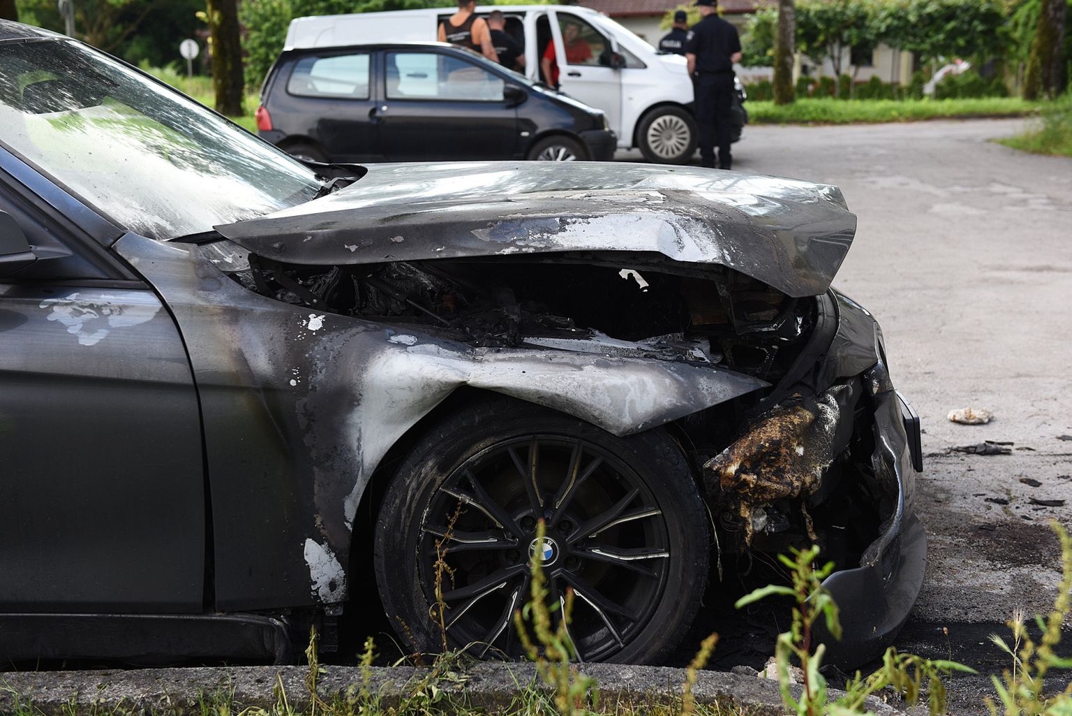 VIDEO FOTO Očevid pokazao BMW pravosudnog policajca zapaljen namjerno