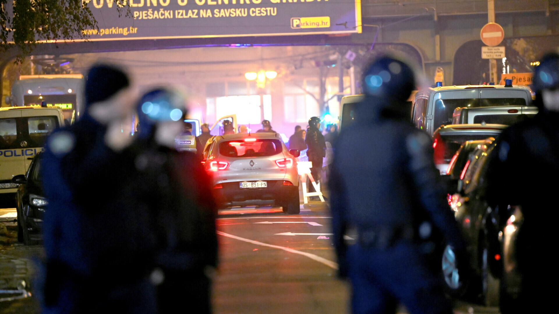 Policija Objavila Detalje U Napadu Navija A Ozlije Eno Policajaca