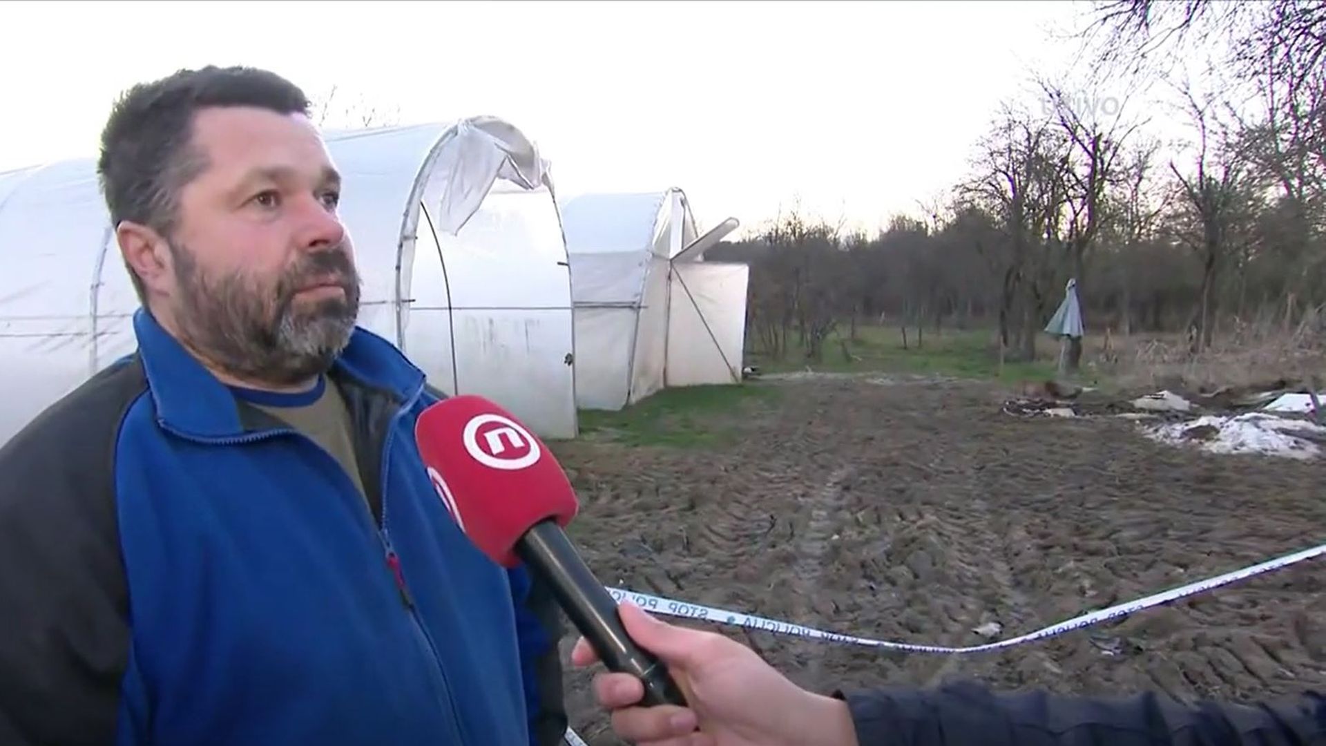 Filipov Dom Nalazi Se Iznad Velike Rupe A I Sam Je Skoro Upao U Jednu