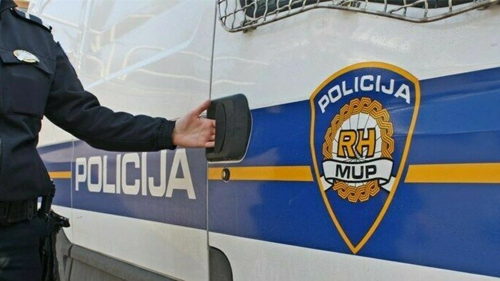 Godi Njak Akama Umlatio Do Smrti Drugog Pacijenta Policija