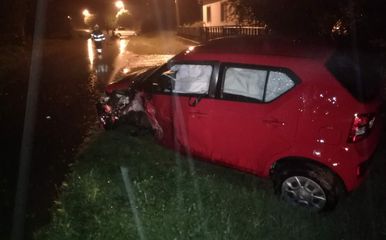 Prometna nesreća u naselju Krivaj (Foto: JVP Požega) - 4 (Foto: ) Prometna nesreća u naselju Krivaj (Foto: JVP Požega)