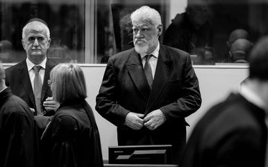 Slobodan Praljak u haškoj sudnici na dan kad je popio bočicu otrova i preminuo (Foto: Dnevnik.hr) (Foto: )