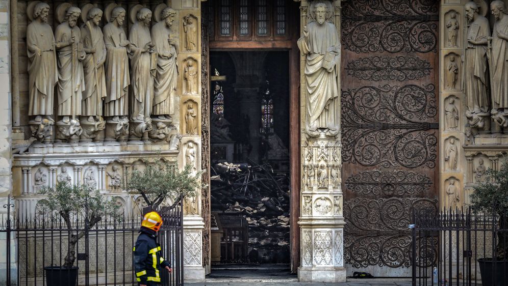 Katedrala Notre-Dame (Foto: LUDOVIC MARIN / AFP) (Foto: ) Katedrala Notre-Dame (Foto: LUDOVIC MARIN / AFP)