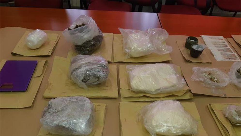 Pas As pronašao zakopanu bačvu s drogom (Foto: MUP) - 9