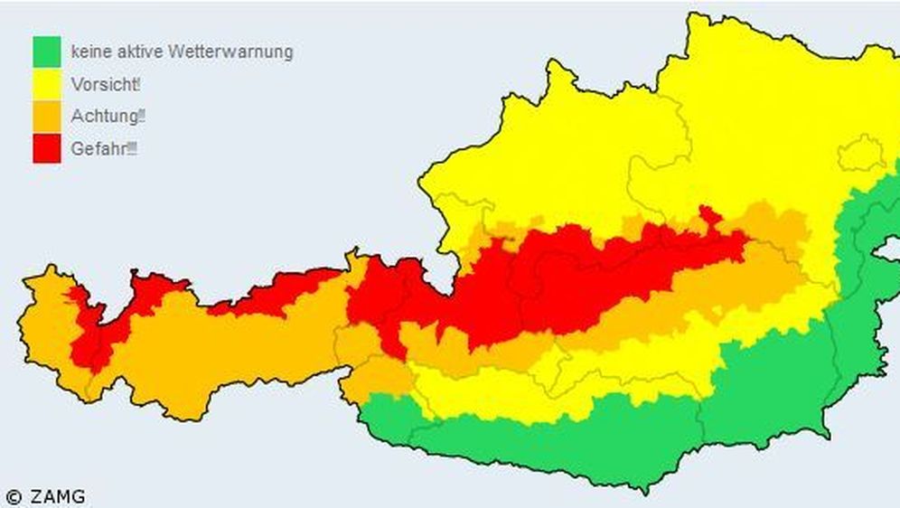 Crveni alarm u Austriji (Screenshot: ZAMG) (Foto: ) Snježno nevrijeme u Austriji (Foto: AFP)