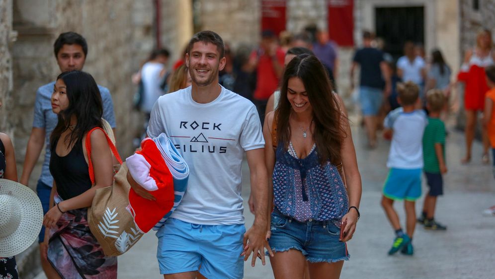 Andrej Kramarić s djevojkom (FOTO: Matija Habljak/PIXSELL)