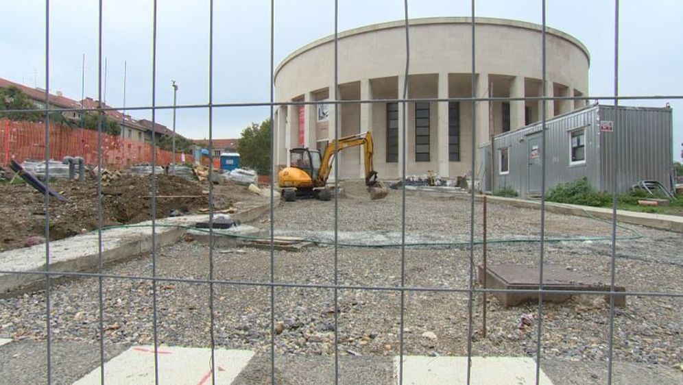 Radovi na Meštrovićevu paviljonu (Foto: Dnevnik.hr) - 2 (Foto: ) 23.07.2018.