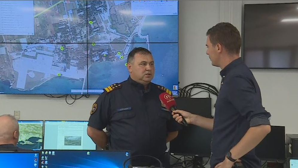 Kanader u gašenju požara (Foto: Vijesti u 17h)