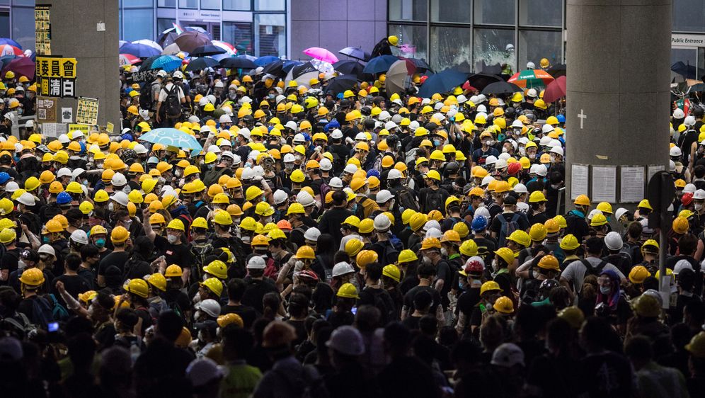 Neredi u Hong Kongu (Foto: VIVEK PRAKASH / AFP)