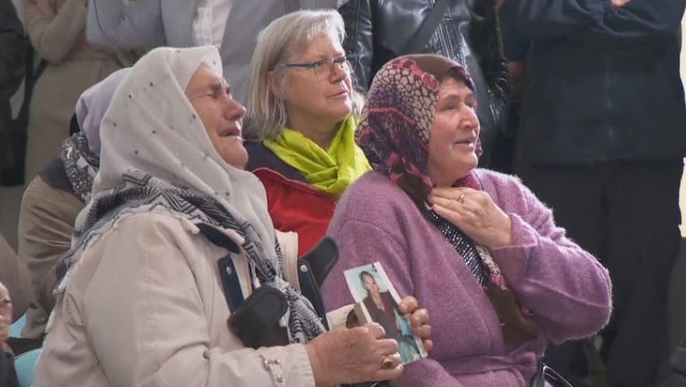 Obitelji žrtava u suzama nakon presude Radovanu Karadžiću (Foto:Pixsell,Armin Durgut) - 4