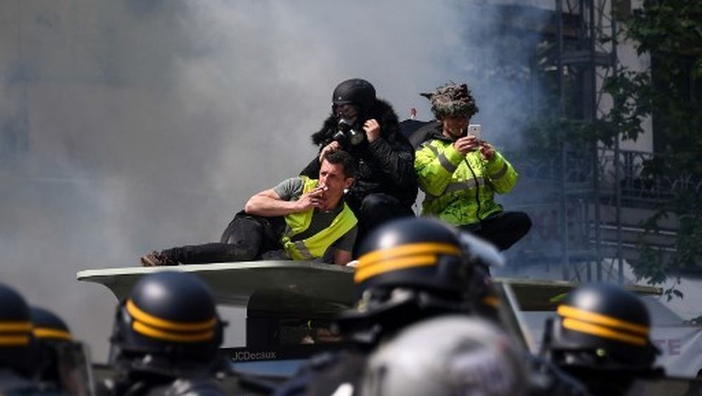 Prosvjed žutih prsluka u Parizu (Foto: AFP) - 3 (Foto: )