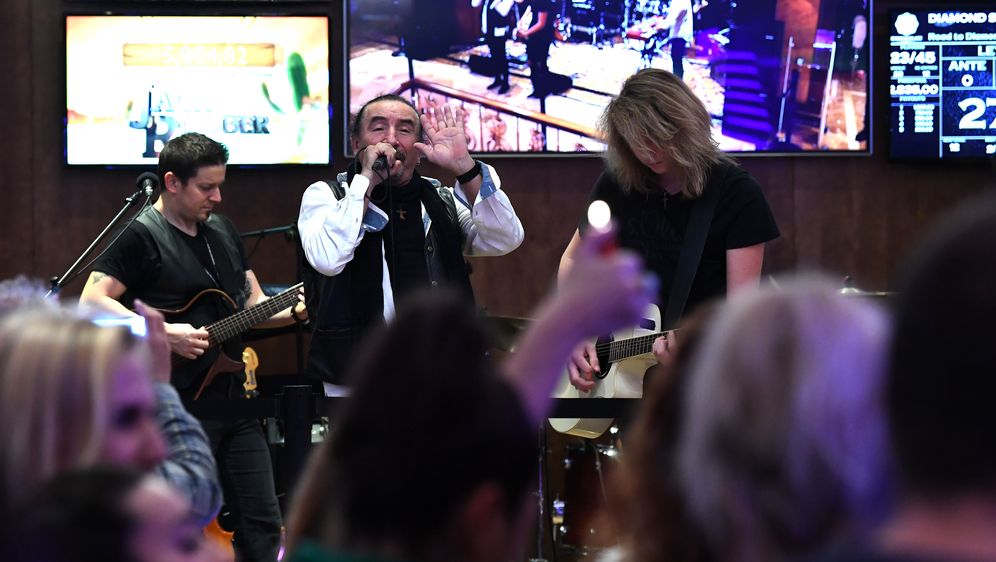 Nives Celzijus i Željko Bebek održali koncert (Foto: PR) - 5 (Foto: ) Nives Celzijus i Željko Bebek održali koncert (Foto: PR)