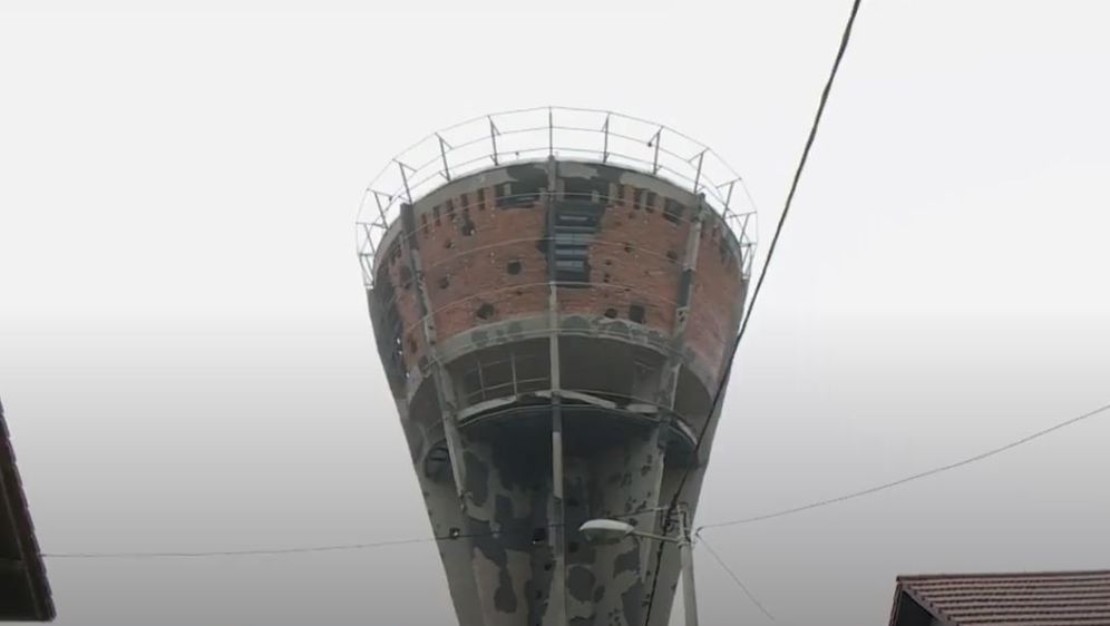 Vukovarski Vodotoranj zasvijetlio u različitim bojama