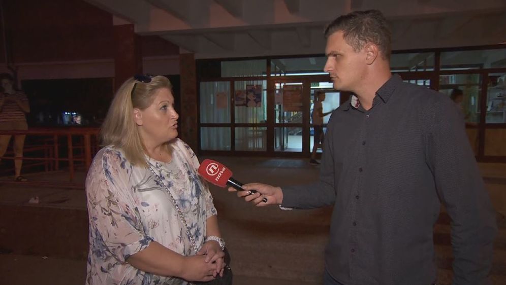 Dino Goleš s predsjednicom Vijeća roditelja Lenom Čičak razgovara o zabrinutosti rodiitelja za sigurnost djece u školi (Foto: Dnevnik.hr) - 3 (Foto: ) 13.09.2018.