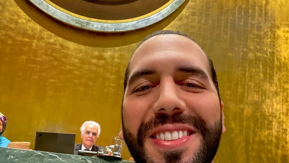Predsjednik El Salvadora prije govora u UN-u opalio selfie (Foto: AFP)