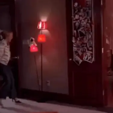 Scena iz filma Mean Girls kao podloga mema