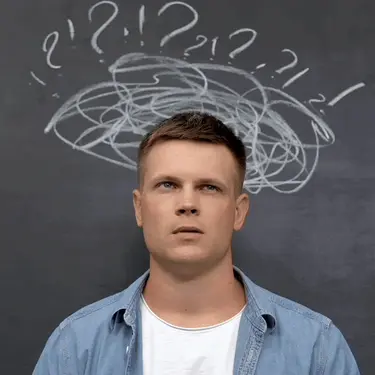 Razmišljanje oko odgovora i češkanje po glavi