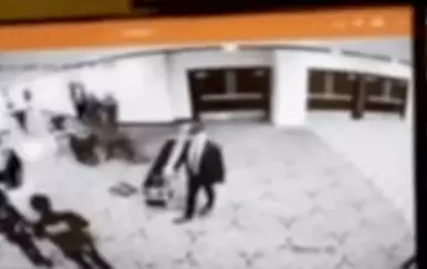 Atentat u Hiltonu? Napadač s arsenalom oružja upao na večeru dopisnika, Trump se oglasio: "Mislio sam da je pao pladanj"