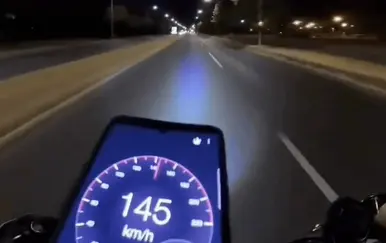 Video vožnje na romobilu zgrozio publiku: Ovako brzo neki ne voze automobil
