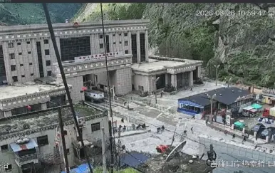 VIDEO Uznemirujuća snimka iz Nepala: Silovita bujica blata i vode pregazila ljude