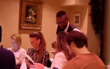 Konobar u poznatom njuroškom restoranu zapričao na hrvatskom i oduševio sve prisutne