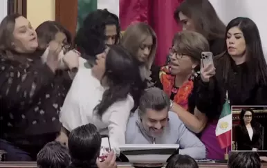 VIDEO Zastupnice u meksičkom Sentatu se posvađale i vukle za kosu