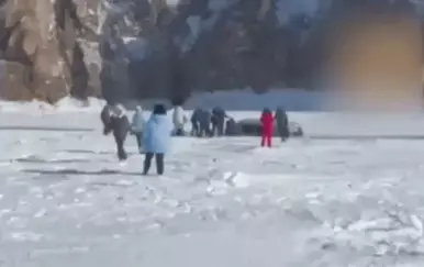 VIDEO Pojavila se uznemirujuća snimka: Autobus s putnicima začas je potonuo u Bajkalsko jezero