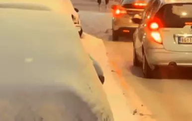 Scena iz Beograda nasmijala društvene mreže! Pogledajte kaskadera u pozadini