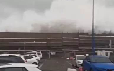 VIDEO Snimke koje lede krv u žilama: Valovi visoki devet metara pogodili turistički raj