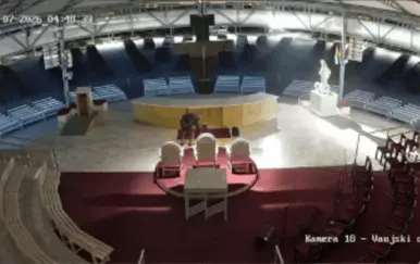 VIDEO Vandalizam u Međugorju, hodočasnici šokirani: Išarali Gospine kipove i zapalili oltar