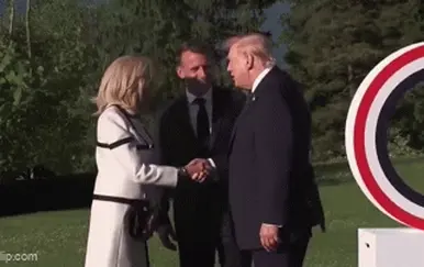 Neugodno rukovanje Brigitte Macron i Donalda Trumpa na summitu G7