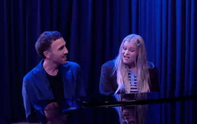 Tvoje lice zvuči poznato: Duet koji smo čekali! Laura i David udružili snage i zapjevali veliki regionalni hit!
