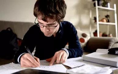 Pitanja u kvizu postaju sve teža, a samo pravi znalci ostaju do kraja