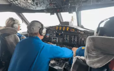 Pogledajte ludu snimku susreta zrakoplova i uragana Melissa!