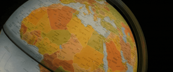 Globus koji se okreće oko svoje osi