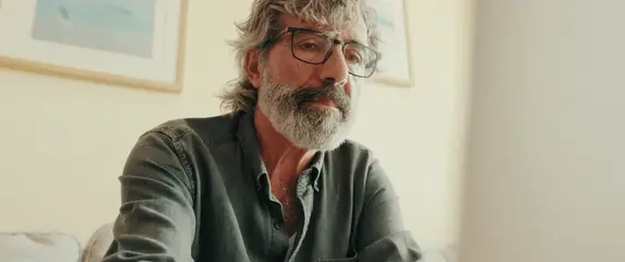 Ljuljanje u stolcu pri razmišljanju