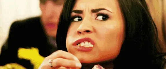 Demi Lovato jede kokice