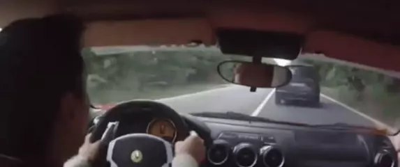 Vozač Ferrarija i odlična reakcija u vožnji