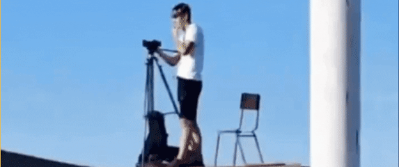 Snimatelj na nestabilnom postolju za vrijeme utakmice