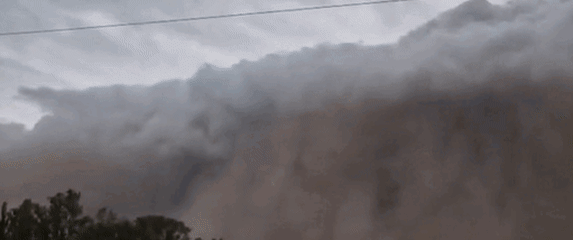 Masivan oblačni zid