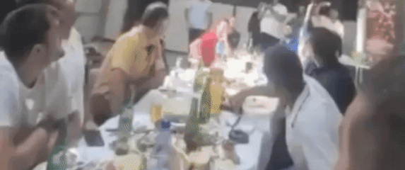 Neobična zabava s bagerom