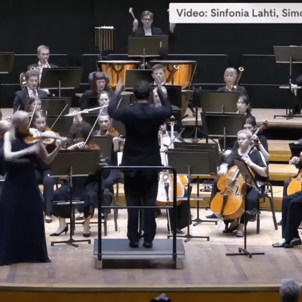 Dirigent u naletu izbio violinu vrijednu milijun eura – pogledajte kako ju je violinistica spasila