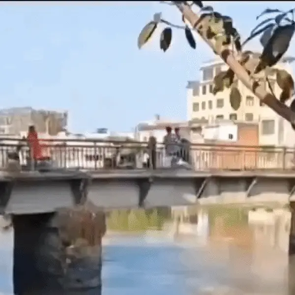 Nakon žestoke svađe sa suprugom otac u Kini bacio dijete s mosta