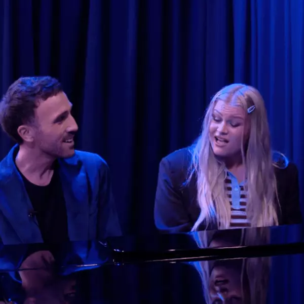Tvoje lice zvuči poznato: Duet koji smo čekali! Laura i David udružili snage i zapjevali veliki regionalni hit!