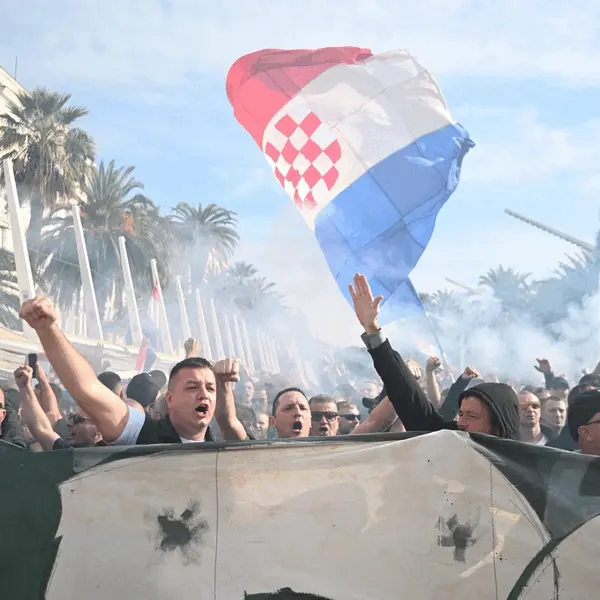 Torcida prosvjeduje u Splitu, Vlada planira uvesti posebne mjere