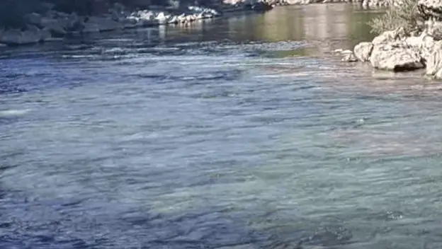 Crvena tekućina ulijeva se u Neretvu