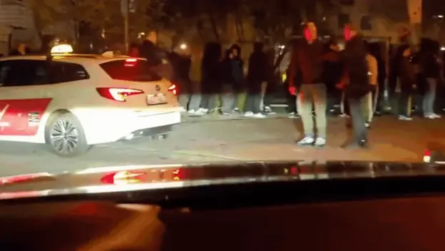 Red ispred noćnog kluba u Njemačkoj