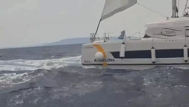 Jedrilica s koje je skiper pao u more kod Šolte